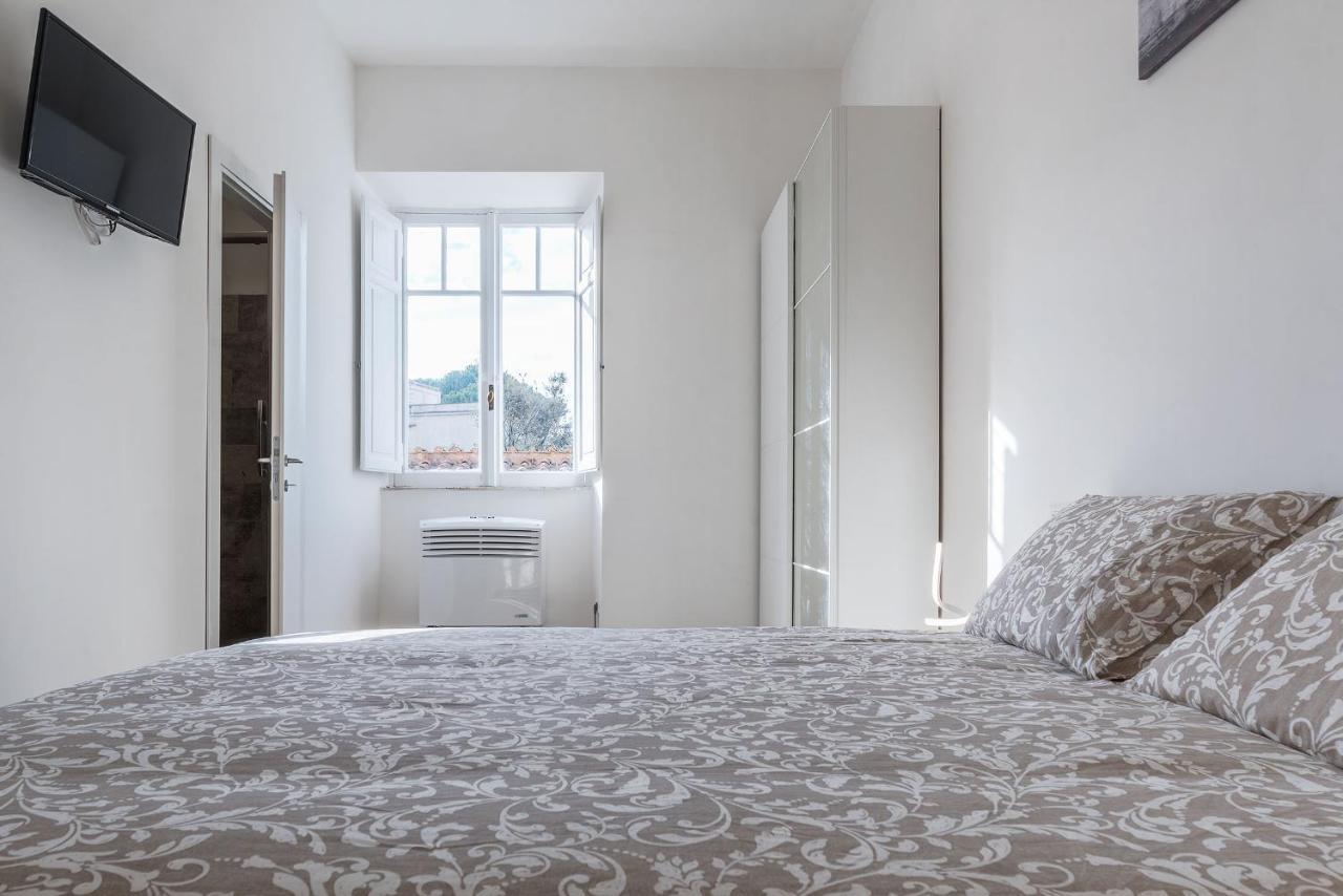 Colosseo & Colle Oppio Cozy Apartment Rome Luaran gambar