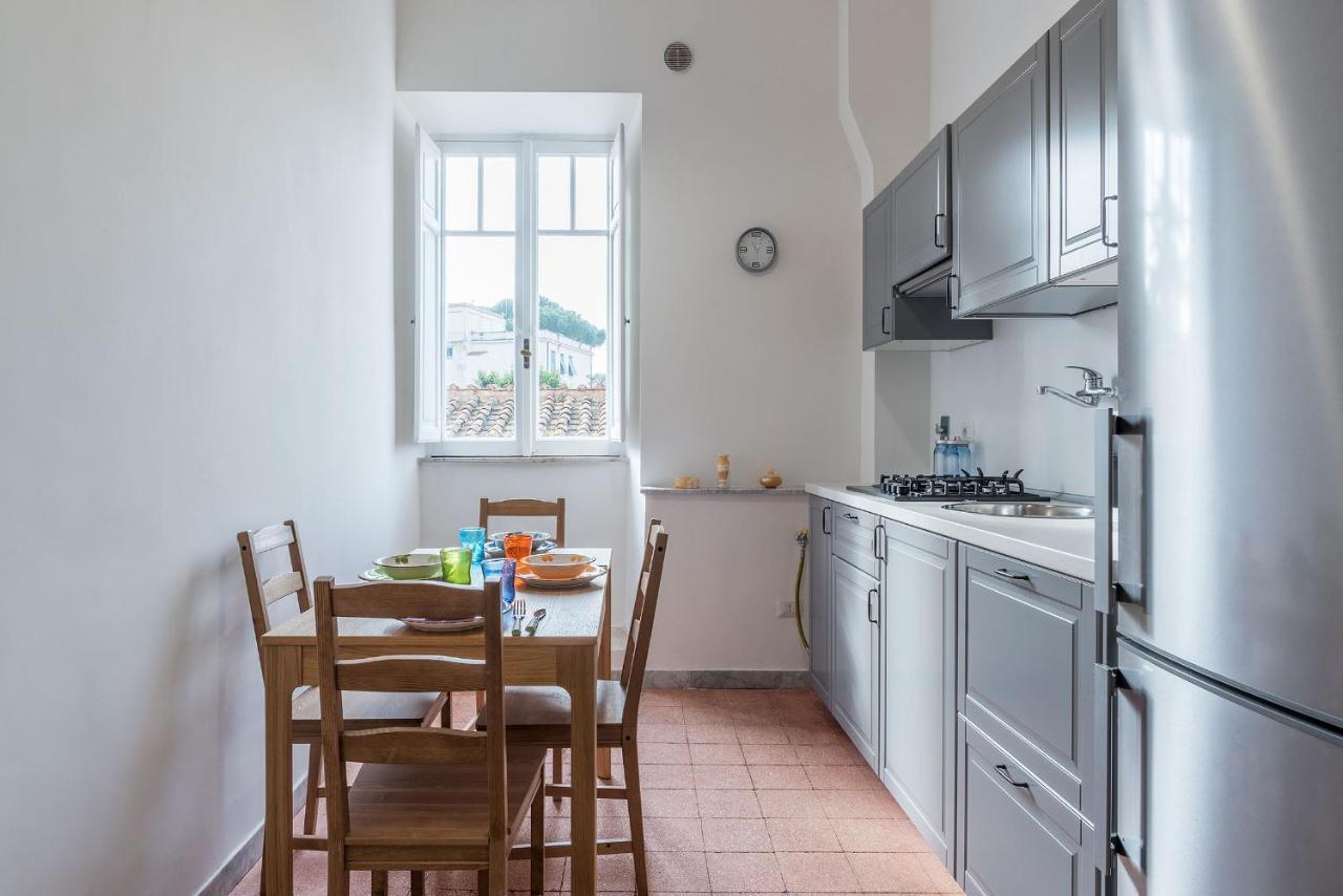 Colosseo & Colle Oppio Cozy Apartment Rome Luaran gambar