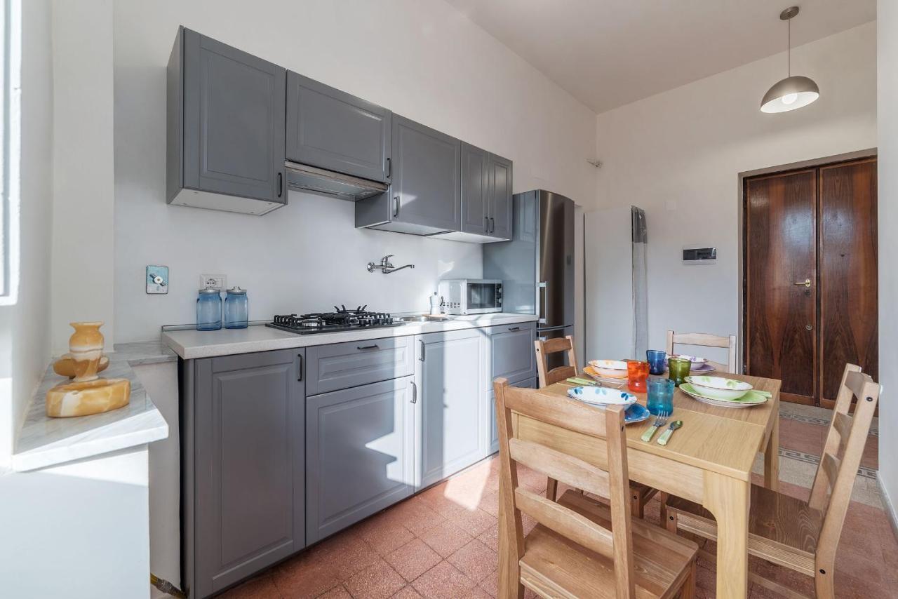 Colosseo & Colle Oppio Cozy Apartment Rome Luaran gambar