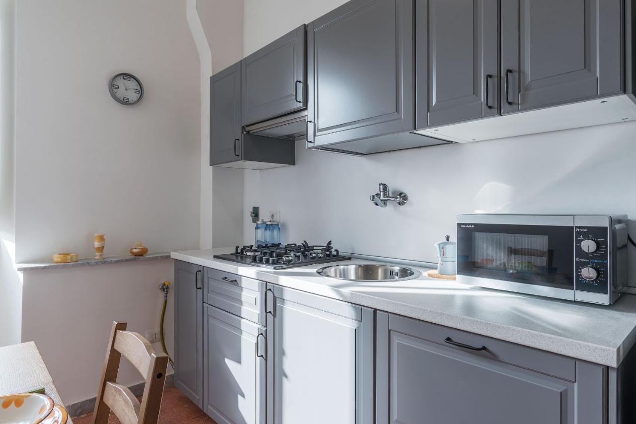 Colosseo & Colle Oppio Cozy Apartment Rome Luaran gambar