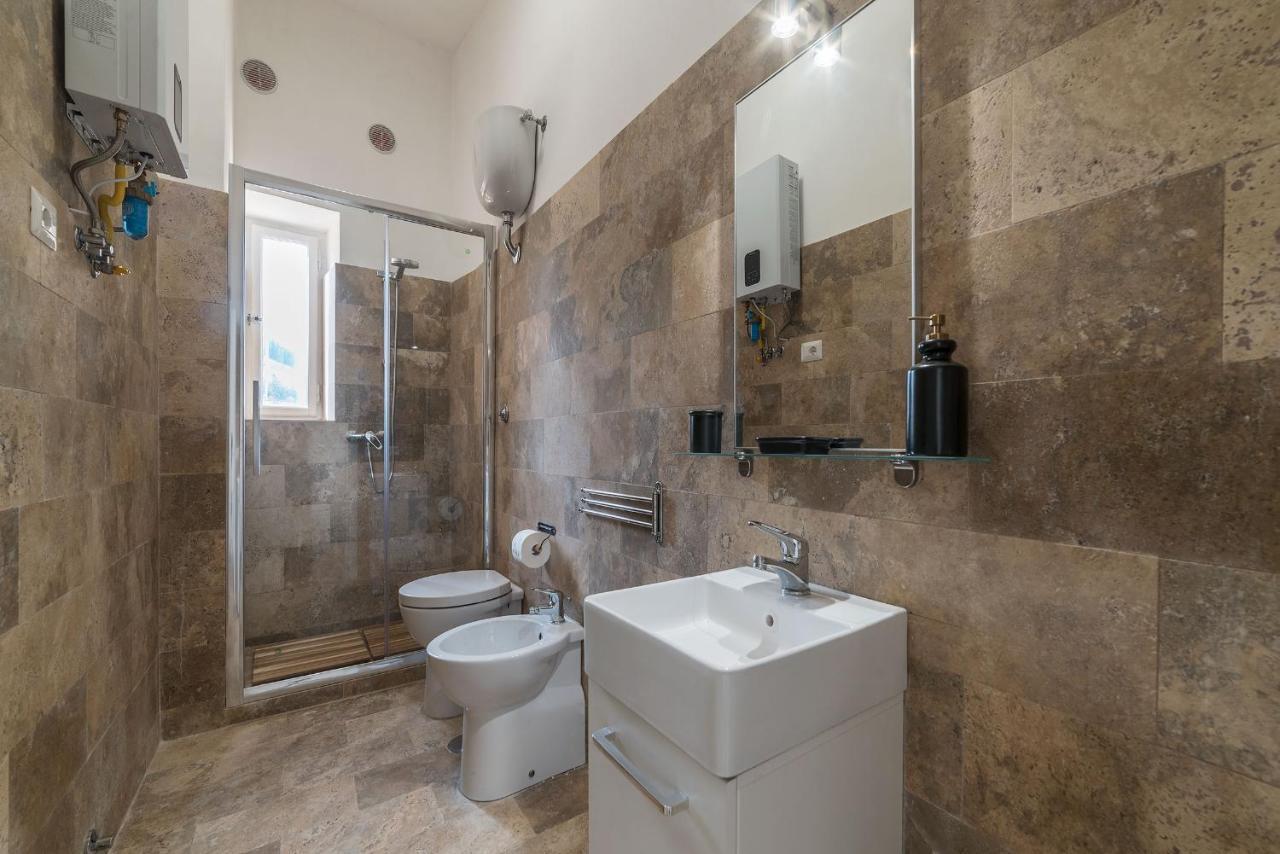 Colosseo & Colle Oppio Cozy Apartment Rome Luaran gambar